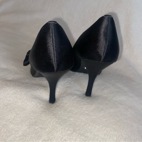 ANN MARINO Black Satin Heels - Picture 4 of 8